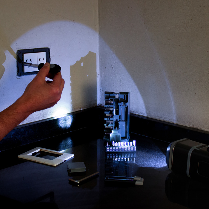 Linterna con set de herramientas 